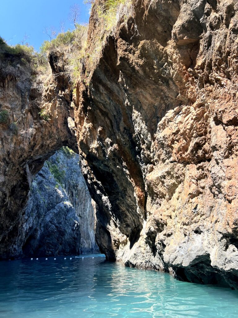 Escursione in Barca Arcomagno San Nicola Arcella un’esperienza indimenticabile per tutta la famiglia 7 Escursione in barca San Nicola Arcella Arcomagno