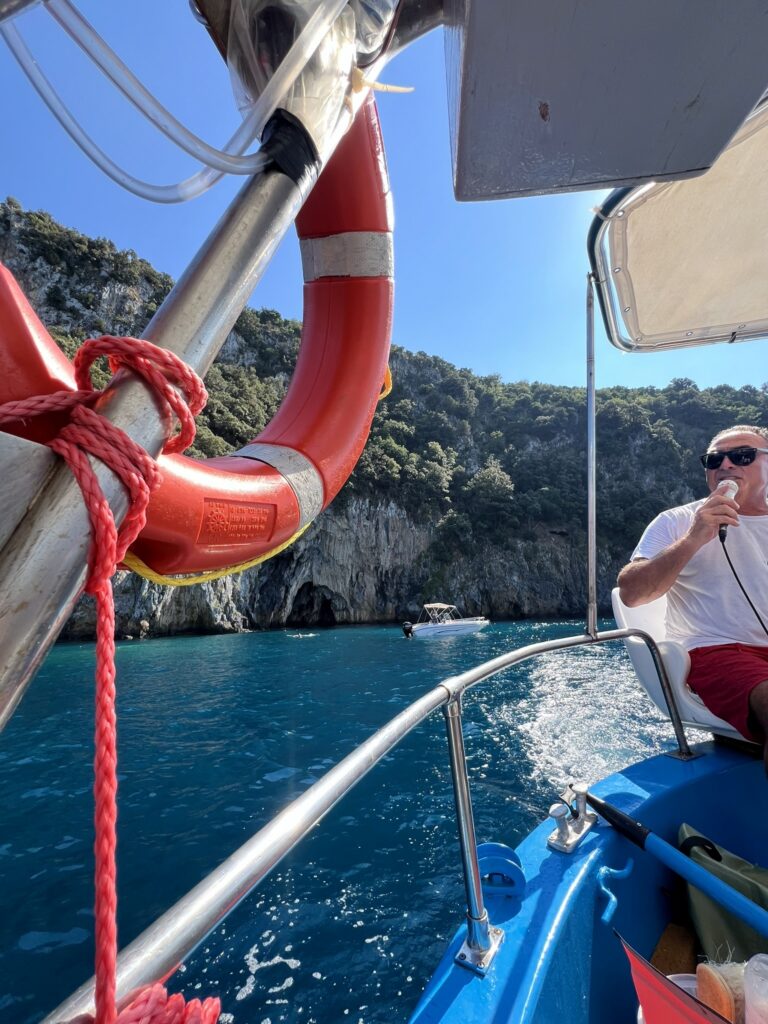 Escursione in Barca Arcomagno San Nicola Arcella un’esperienza indimenticabile per tutta la famiglia 8 Escursione in barca San Nicola Arcella Arcomagno