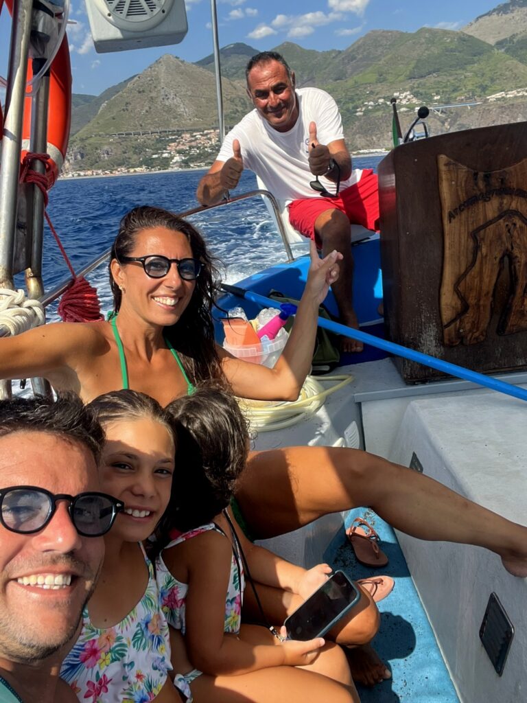Escursione in Barca Arcomagno San Nicola Arcella un’esperienza indimenticabile per tutta la famiglia 4 Escursione in barca San Nicola Arcella Arcomagno