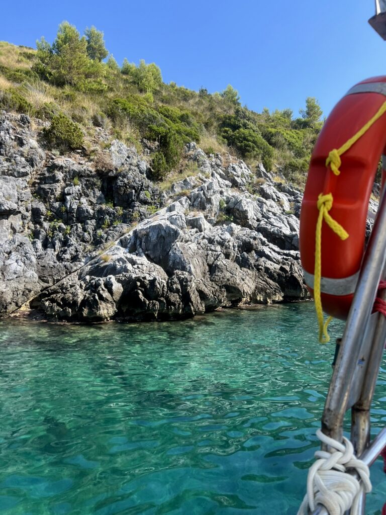 Escursione in Barca Arcomagno San Nicola Arcella un’esperienza indimenticabile per tutta la famiglia 11 Escursione in barca San Nicola Arcella Arcomagno (16)